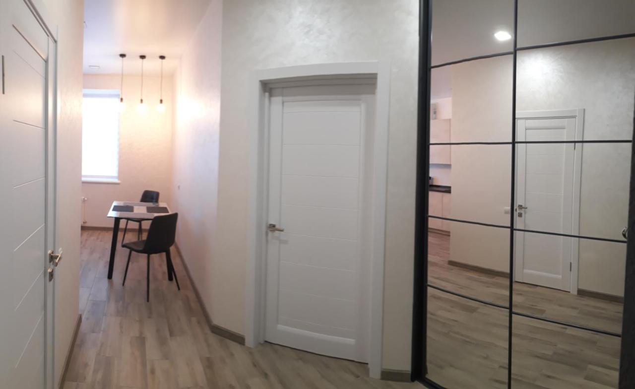 Чудова Квартира В Центрі Міста Riwne Exterior foto